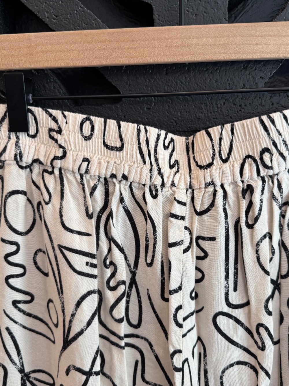 Abstract Print Wide Leg Pants - Picture 9 of 9